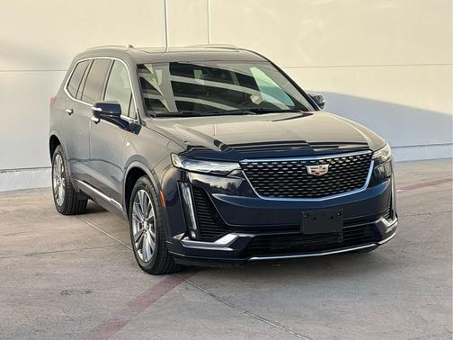 2025 Cadillac XT6 Premium Luxury FWD