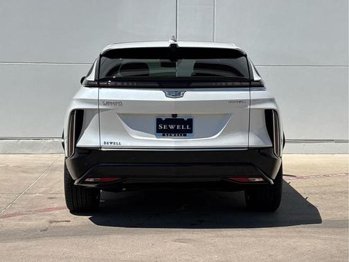 Crystal White Tricoat 2024 Cadillac LYRIQ Luxury