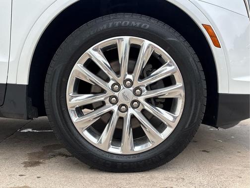 Crystal White Tricoat 2019 Cadillac XT5 Premium Luxury