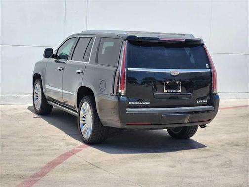 2017 Cadillac Escalade Platinum