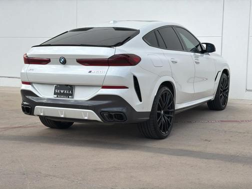 Mineral White Metallic 2025 BMW X6 M60i