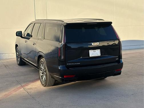2023 Cadillac Escalade ESV Sport