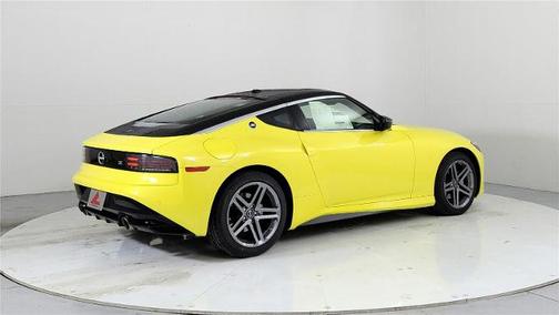 2t Ylw Blk Roof 2024 Nissan Z Sport