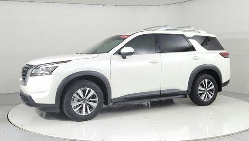2024 Nissan Pathfinder SL