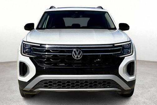 2024 Volkswagen Atlas 2.0T Peak Edition SEL