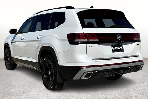 2024 Volkswagen Atlas 2.0T Peak Edition SEL