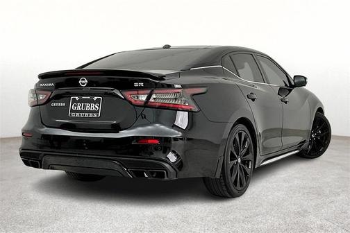 2022 Nissan Maxima SR