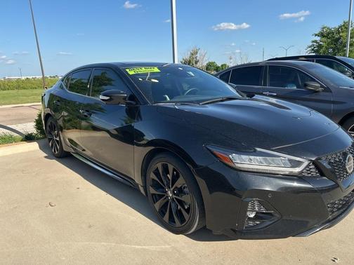 2022 Nissan Maxima SR