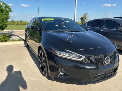 2022 Nissan Maxima SR