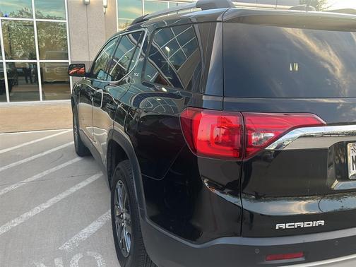2019 GMC Acadia SLT-1
