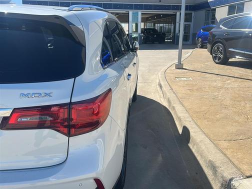 2017 Acura MDX 3.5L w/Advance Package