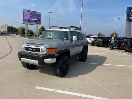 2014 Toyota FJ Cruiser Base