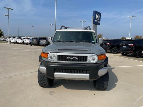 2014 Toyota FJ Cruiser Base