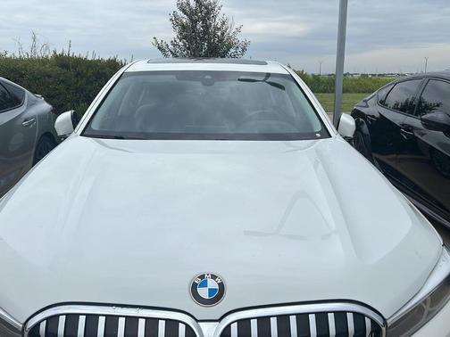 2022 BMW 740 i