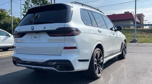 2024 BMW X7 M60i