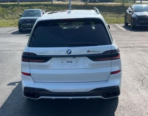 2024 BMW X7 M60i