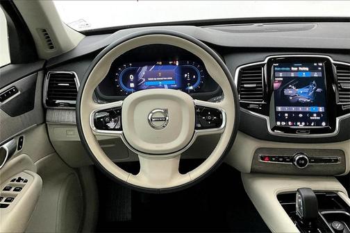 2024 Volvo XC90 B6 Plus Bright Theme 7-Seater