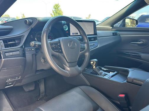 2024 Lexus ES 300h Base