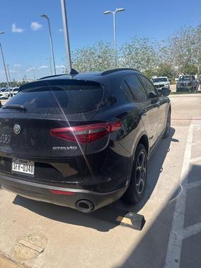 Vulcano Black Metallic 2022 Alfa Romeo Stelvio Sprint