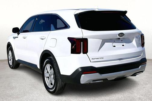 2025 Kia Sorento LX
