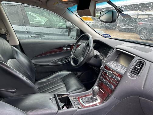 2016 INFINITI QX50 Base