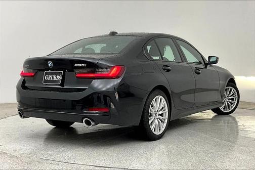 2023 BMW 330 i xDrive