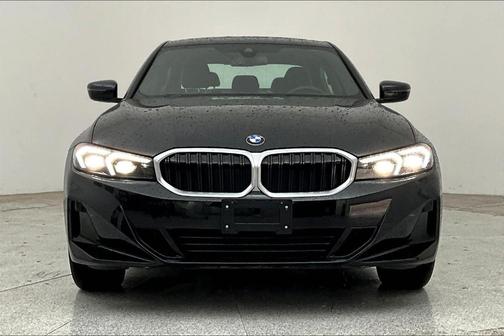 2023 BMW 330 i xDrive