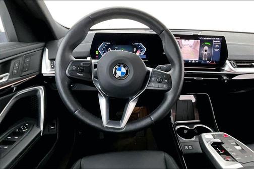 Alpine White 2025 BMW X2 xDrive28i