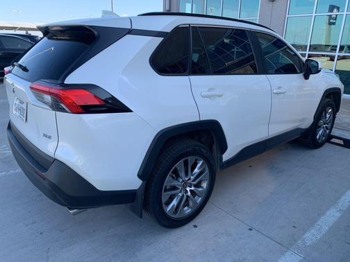 2022 Toyota RAV4 XLE Premium