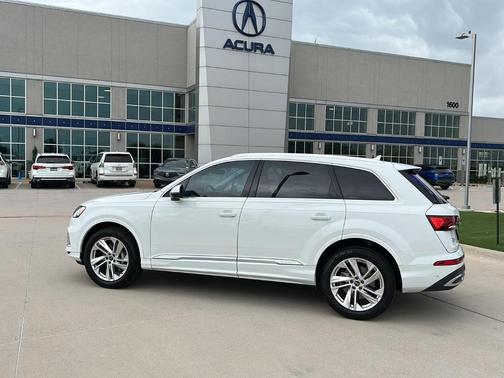 2023 Audi Q7 55 Premium