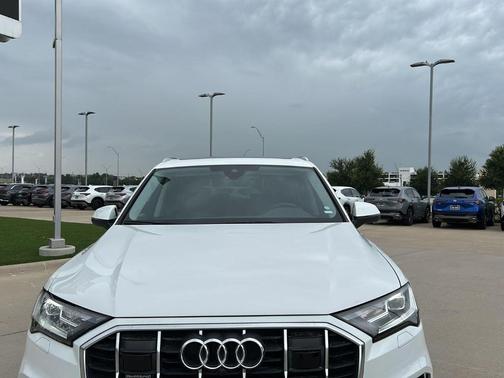 2023 Audi Q7 55 Premium
