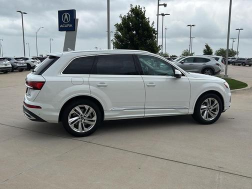 2023 Audi Q7 55 Premium