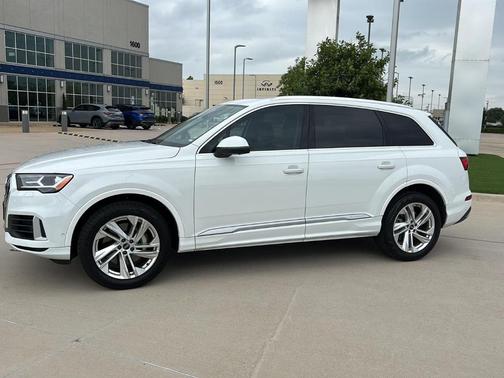 2023 Audi Q7 55 Premium