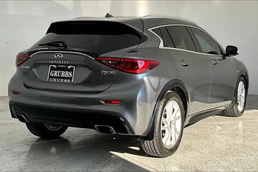 2018 INFINITI QX30 LUXE