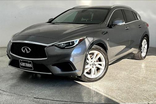 2018 INFINITI QX30 LUXE