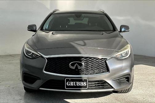 2018 INFINITI QX30 LUXE