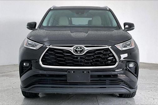 Amber 2020 Toyota Highlander Limited