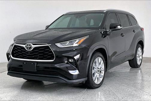 Amber 2020 Toyota Highlander Limited