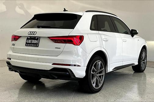 2022 Audi Q3 45 S line Premium Plus