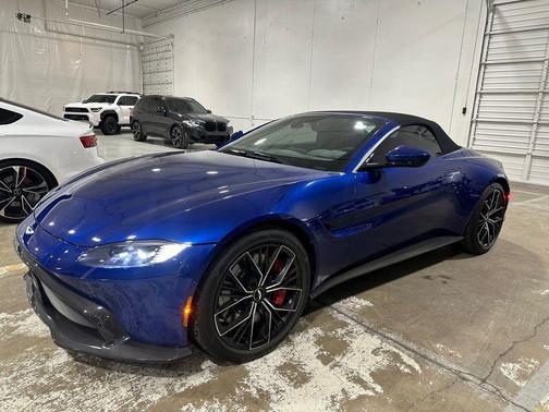 2022 Aston Martin Vantage Base