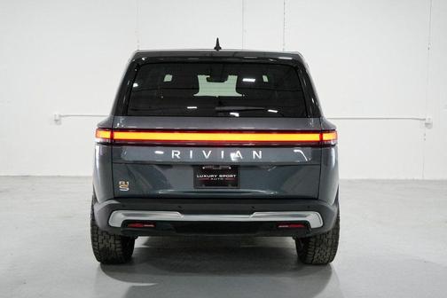 2023 Rivian R1S Adventure
