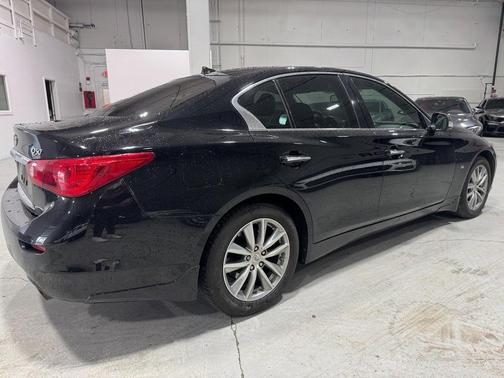 2015 INFINITI Q50 Premium