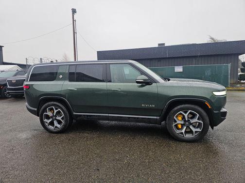 2023 Rivian R1S Adventure