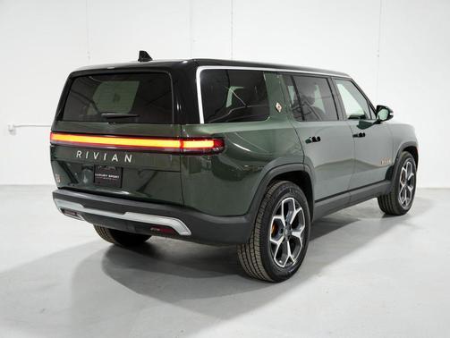 2023 Rivian R1S Adventure