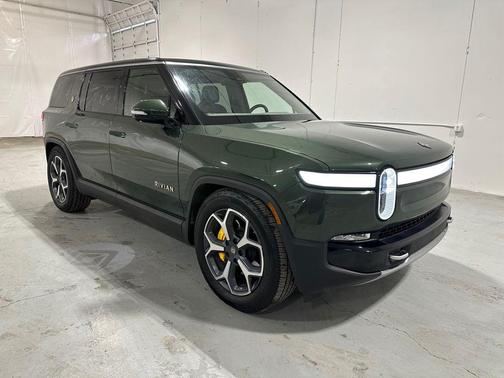 2023 Rivian R1S Adventure