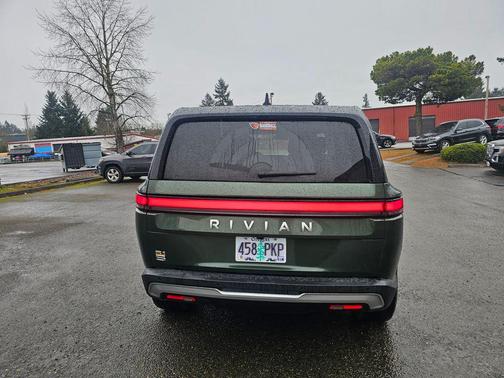 2023 Rivian R1S Adventure
