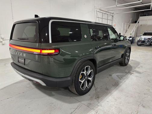 2023 Rivian R1S Adventure
