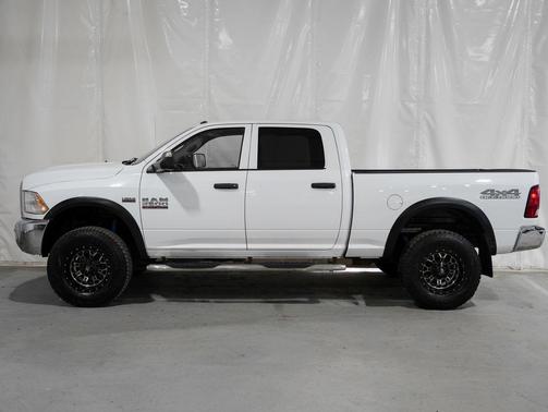 Bright White Clearcoat 2018 RAM 2500 Tradesman Crew Cab 4x4 6'4' Box