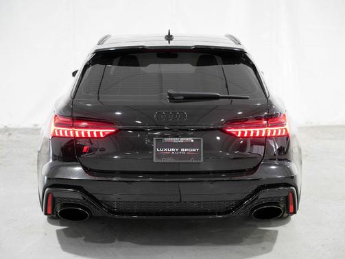 Mythos Black Metallic 2023 Audi RS 6 Avant 4.0T