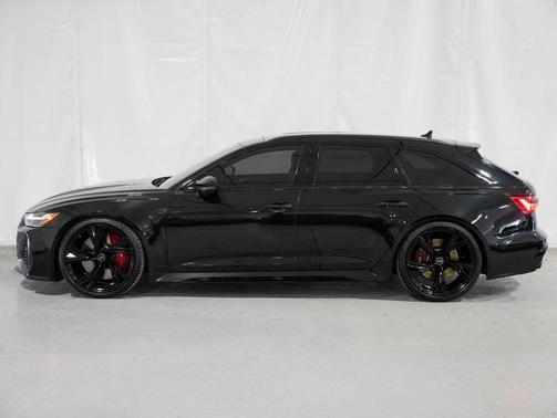 Mythos Black Metallic 2023 Audi RS 6 Avant 4.0T